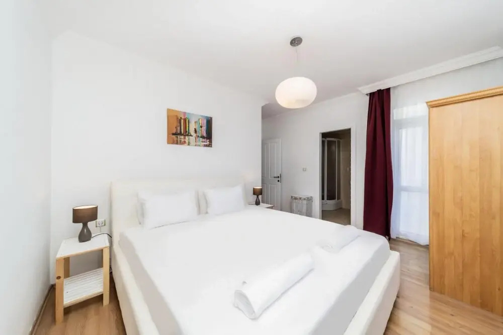 Riverside Flat Close to Beach