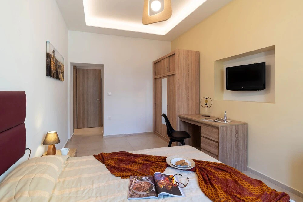 Four Season Apartment