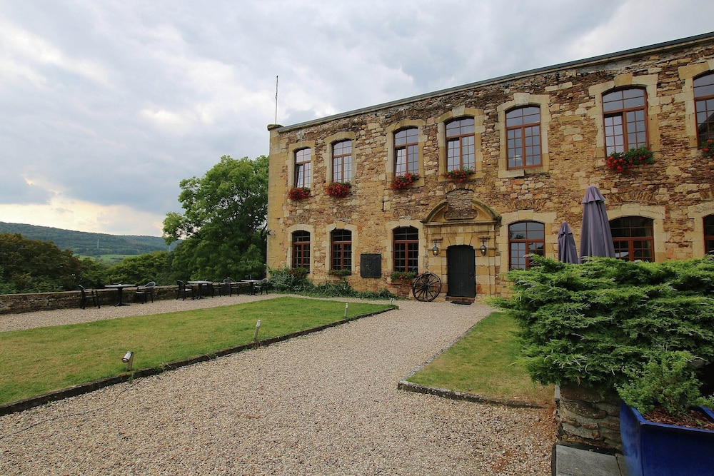 Unique Holiday Home in Virton with Hot Tub