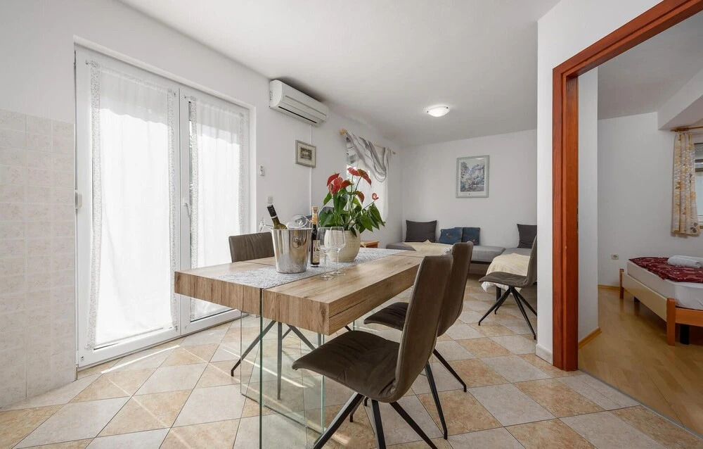 Nice Home in Porec With Wifi and 2 Bedrooms