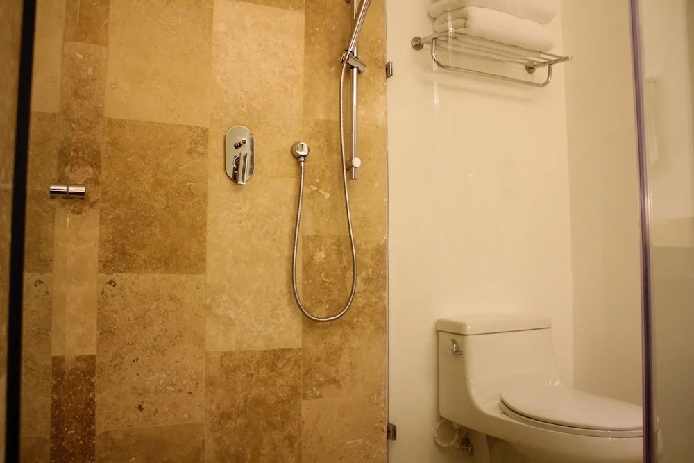 Profound relaxation in 2BR Condo with pool view by Happy Address