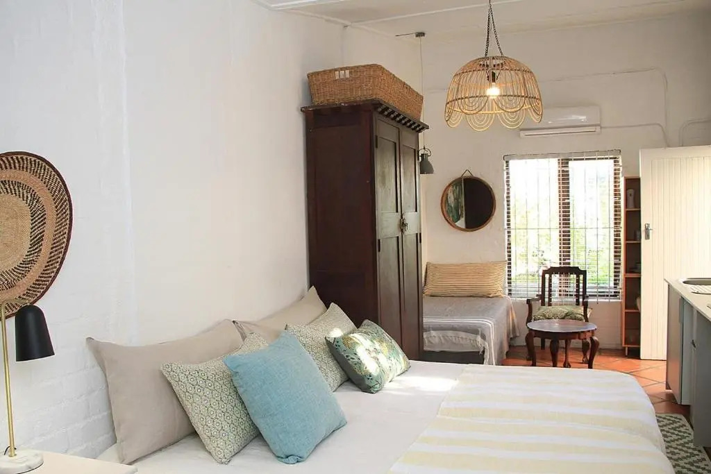 Courtyard Studios (with air conditioning)