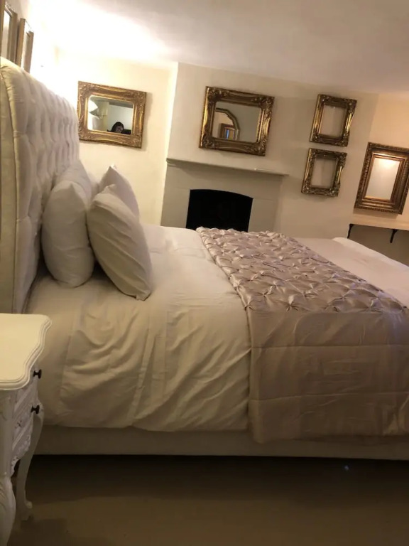 Impeccable 3-bed 17th Century Luxury Cottage