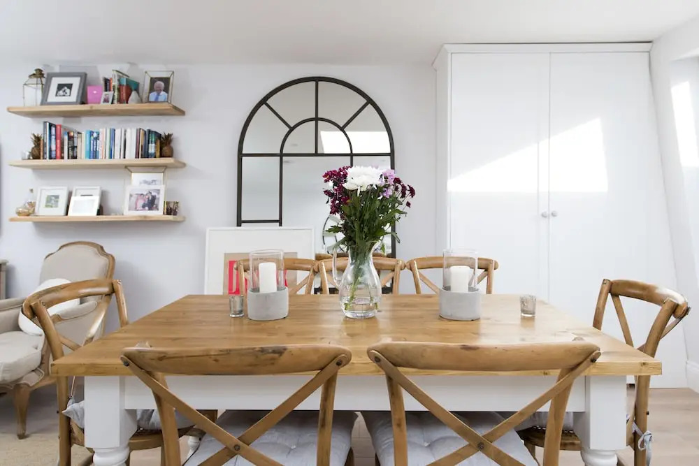 Beautiful 2BR Split Level Fulham Apartment
