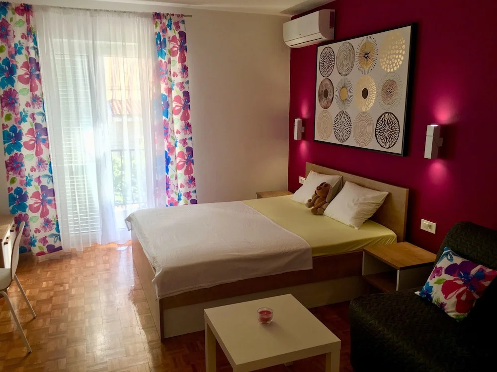Apartment Mira