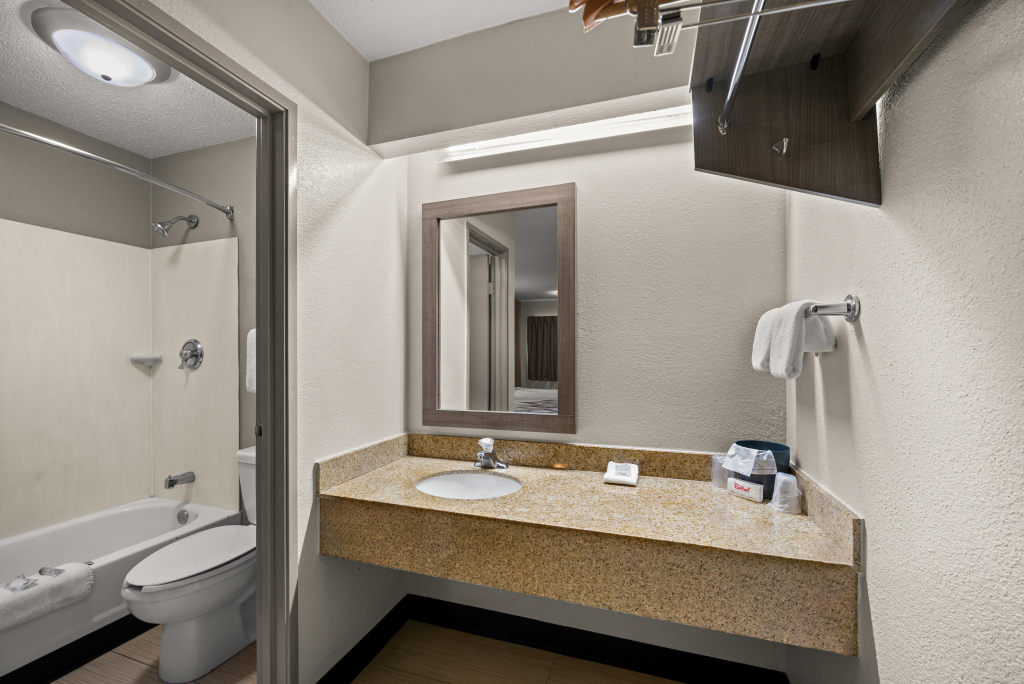 Red Roof Inn Detroit - Royal Oak/Madison Heights