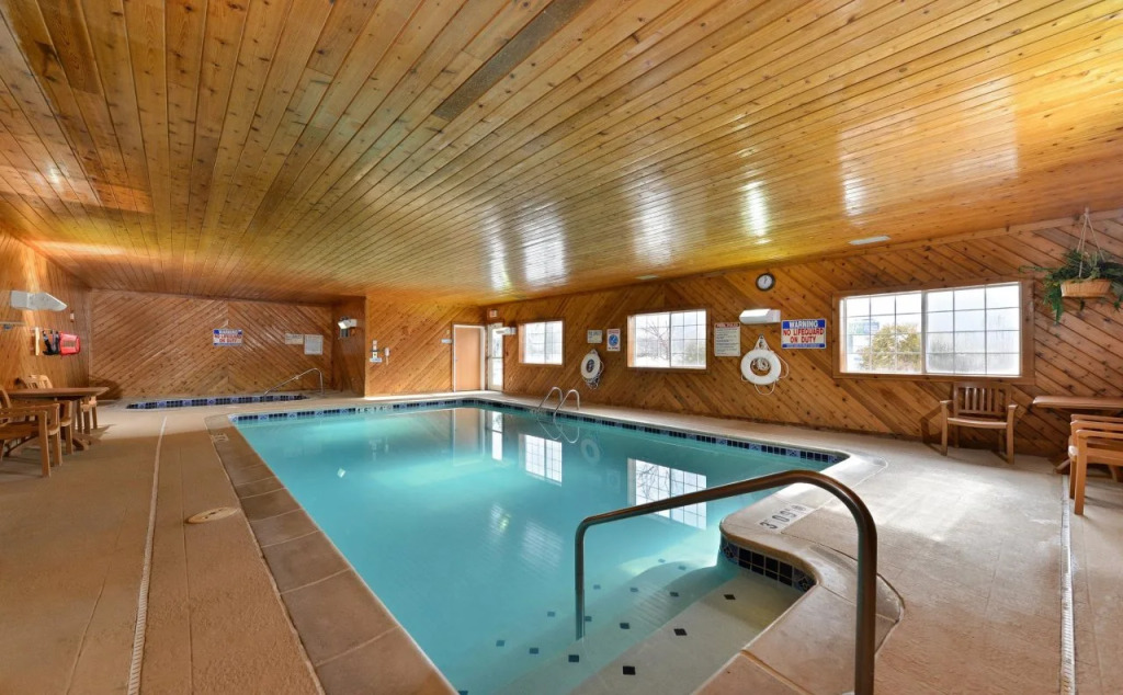 Holiday Inn Express Hotel & Suites Charlotte by IHG