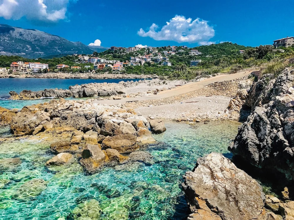 Open Sea Apartments