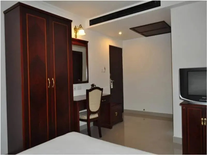 Tn Eden Hotel by OYO Rooms