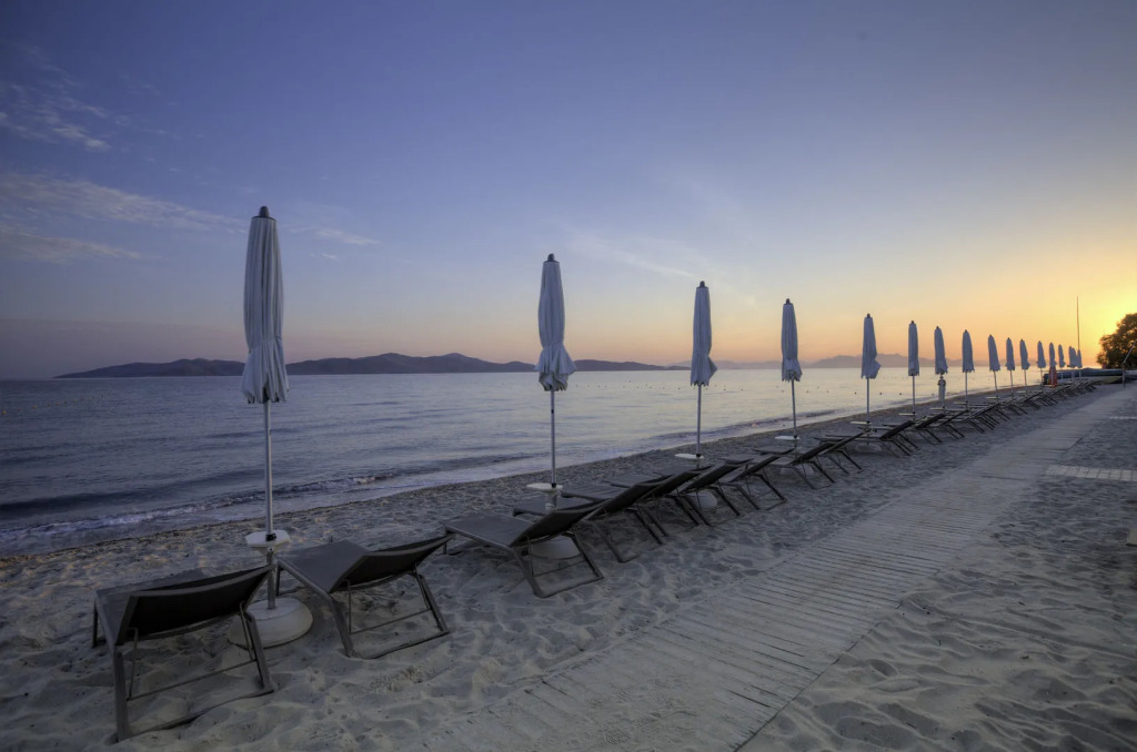 Caravia Beach Hotel
