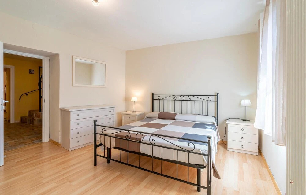 Beautiful Home in Altagnana With Wifi and 2 Bedrooms