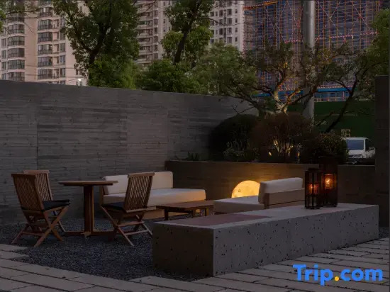Lezhizhi Hotel (Zhuge Liang Square Wanda Store)