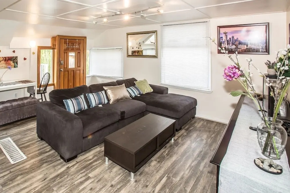 Green Lake Escape Seattle 4 bd 2 ba Sleeps 12!