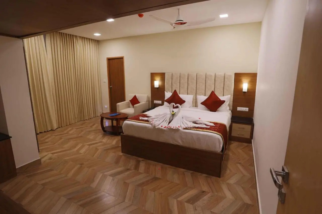 HOTEL BLUEMOON