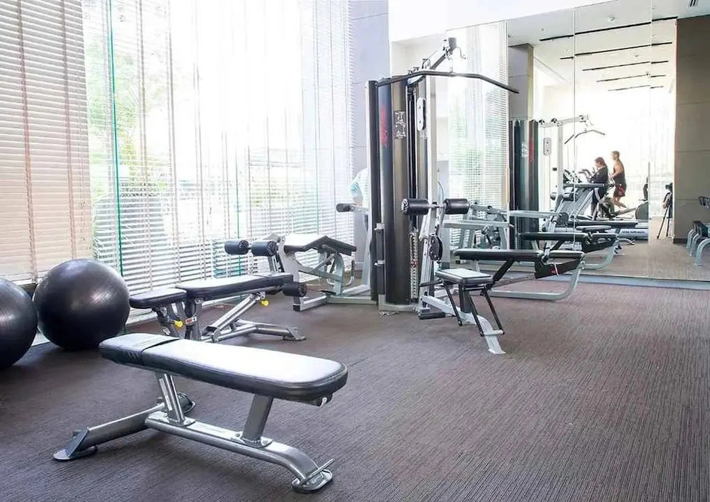 Large High Floor, Best Pool and Awesome Location