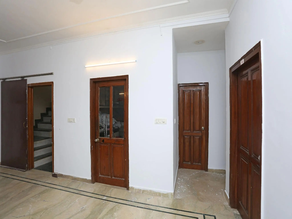 OYO 13843 Moonlight Residency