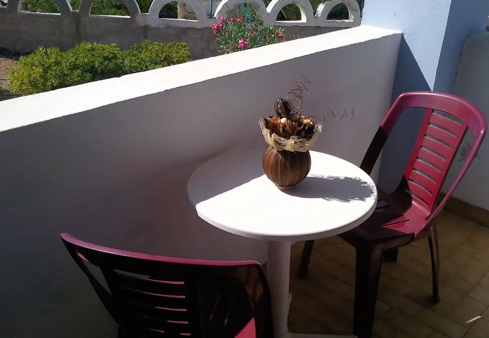 Room-rustic and Spacious Studio by the b