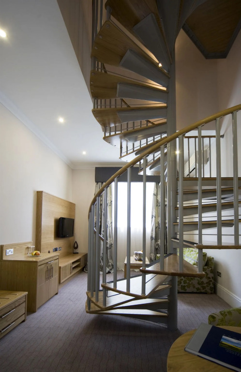Oakley Hall Hotel