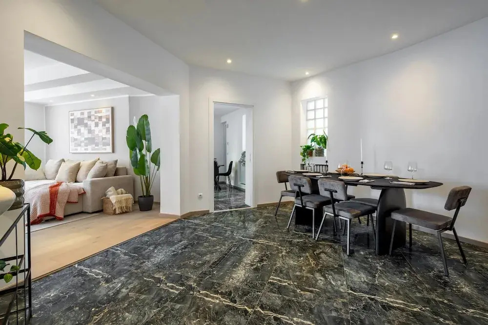Chic & Central 3BR Retreat in the Historic Center