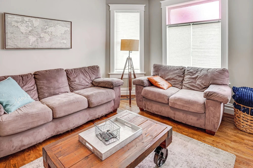 Charming Paris House ~ 1 1/2 Mi to Canyon!