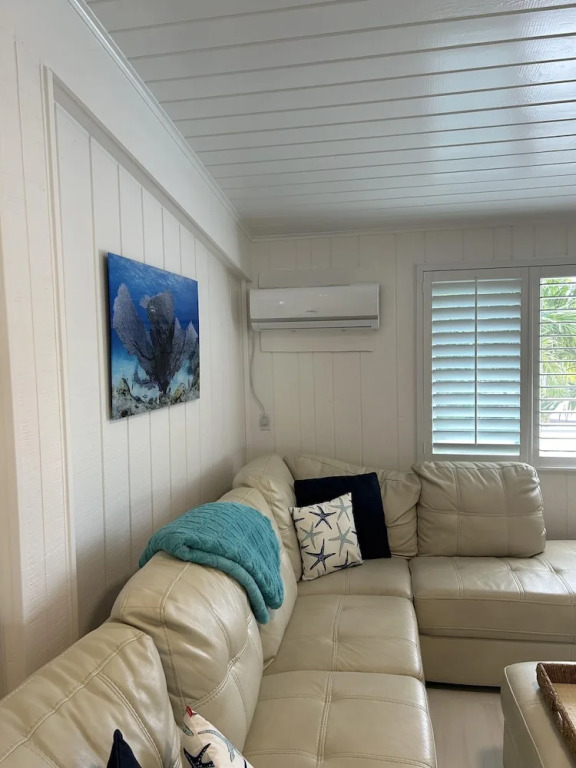 Beautiful Updated Stilted Home Makes For A Super Getaway. 3 Bedroom Home by RedAwning