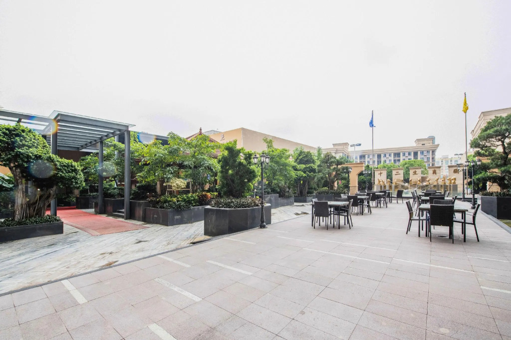 Babylon Hotel