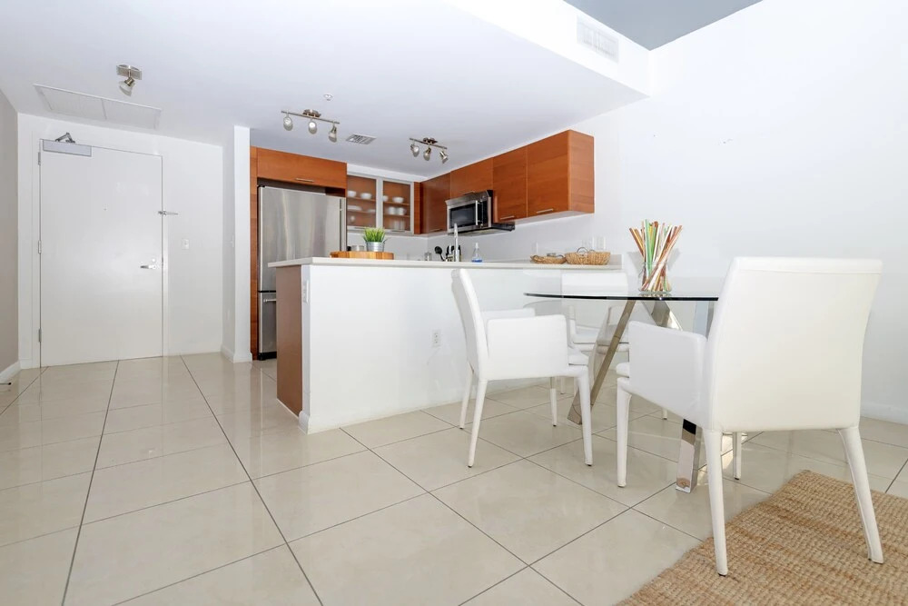 Miami World Rental - Midtown 507