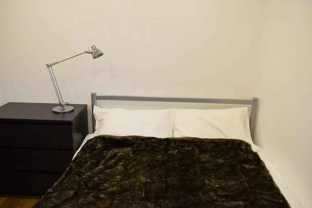 2 Bed Flat In Shadwell