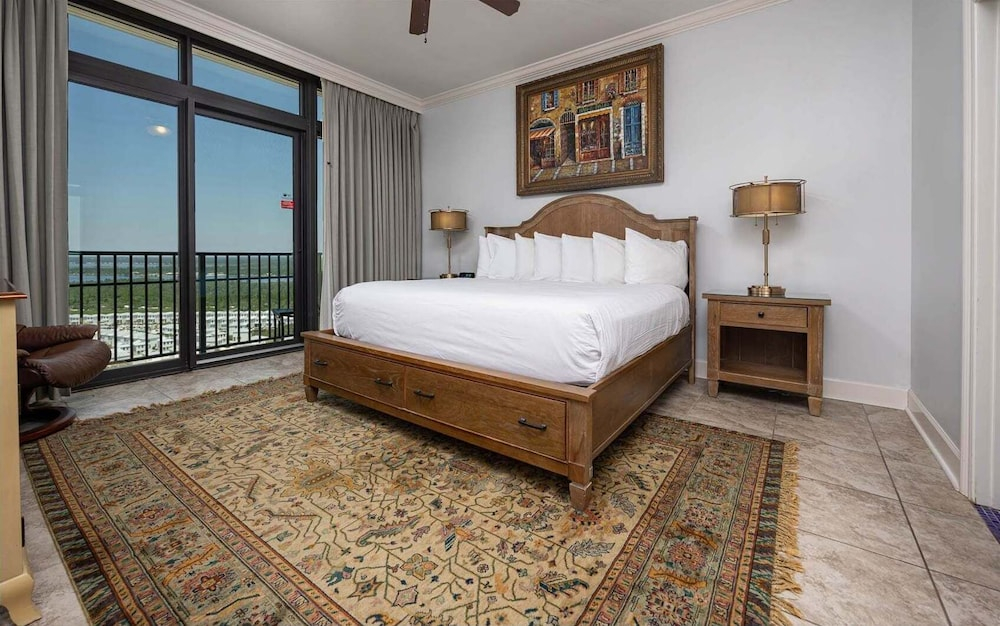 The Oasis 2101 Formerly Phoenix West Ii 2101 4 Bedroom Condo
