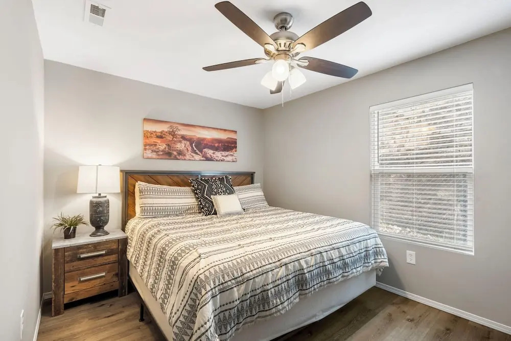 Stonewall Haven - Dual Condos!