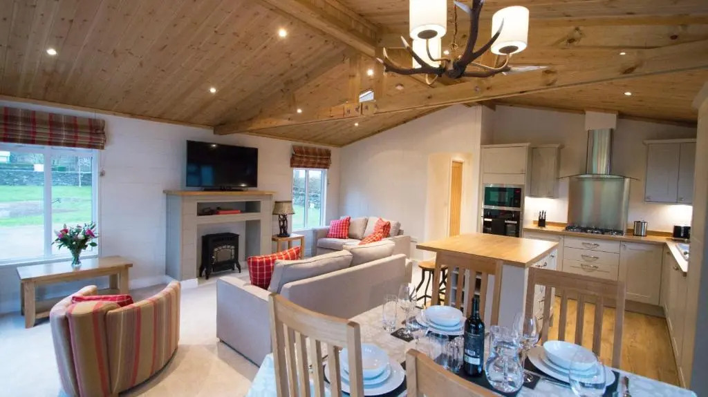 Llyn Dinas Lodge