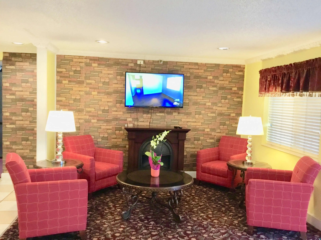 Days Inn by Wyndham Lake Village