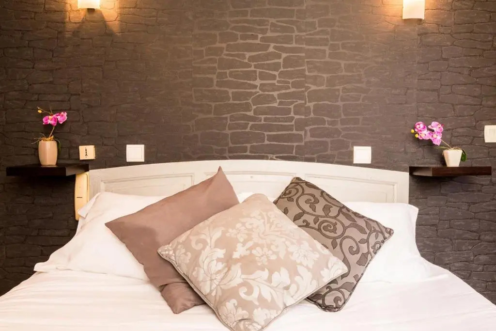 Hostellerie Maleville, logis hôtel Pontet