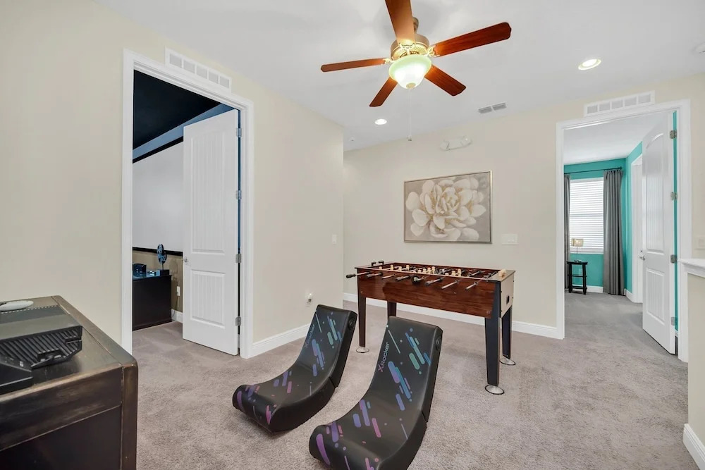 8-Bedroom Villa with Theater Near Disney 8 Home by RedAwning