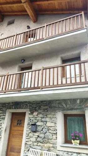 Tra Montagna E Citta