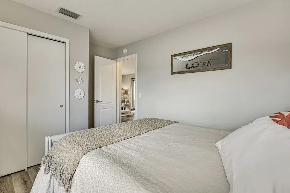 Renovated Villa Btwn Lake Sumter and Spanish Springs