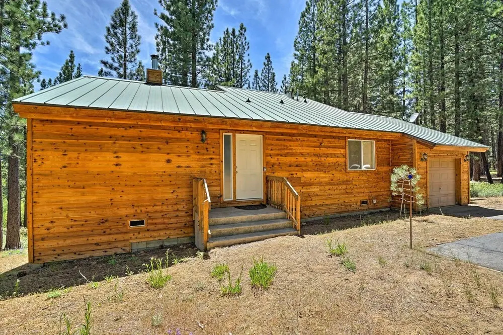 4 Mi to Heavenly: Home w/ Deck in South Lake Tahoe