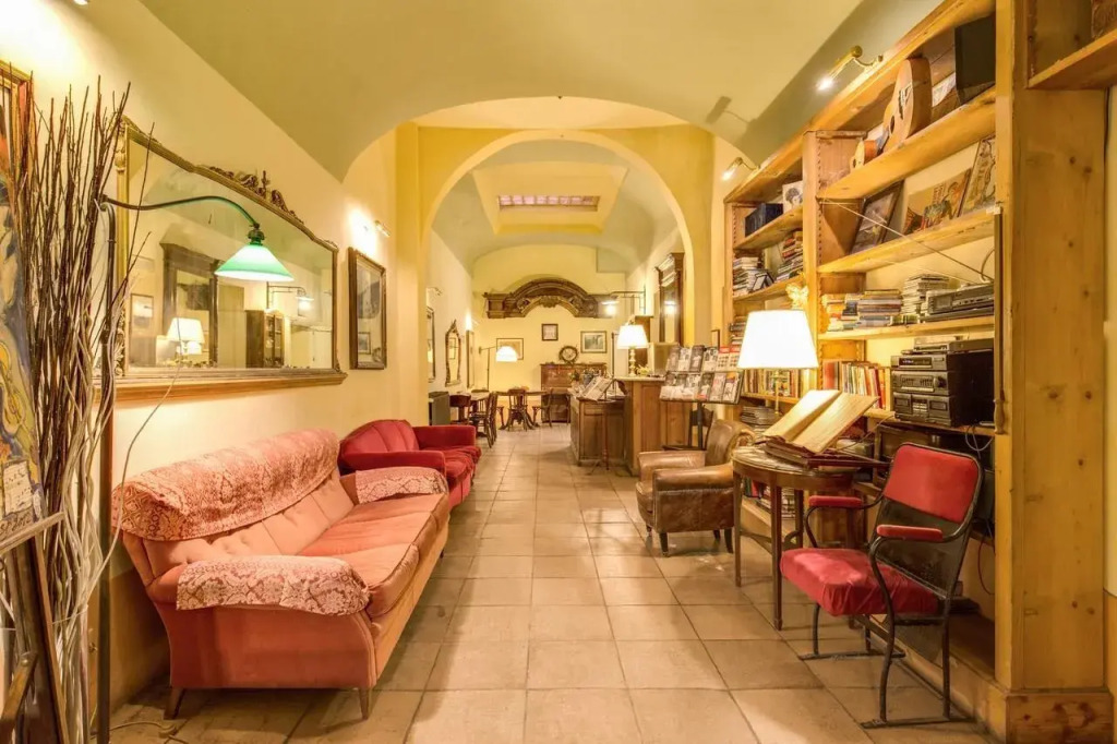 Hotel Azzi