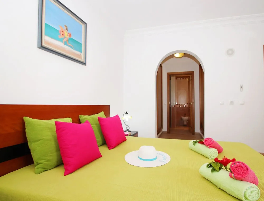 Villa Saint Thomas - Moradia tranquila com piscina aquecível em Carvoeiro