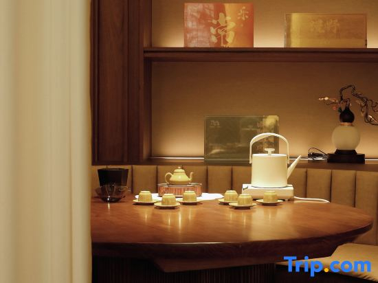 Global Harbor Cruise Hotel