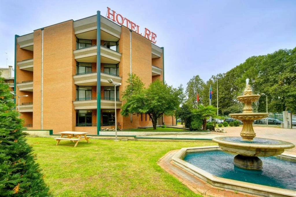 Hotel Re