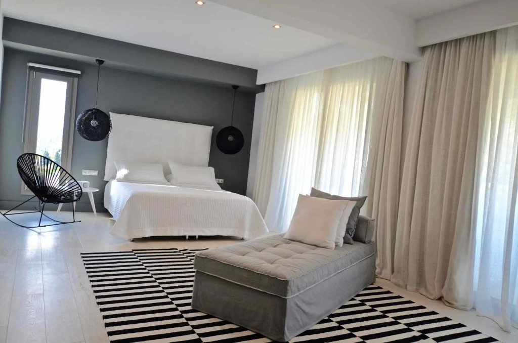 Ino Hotel & Suites