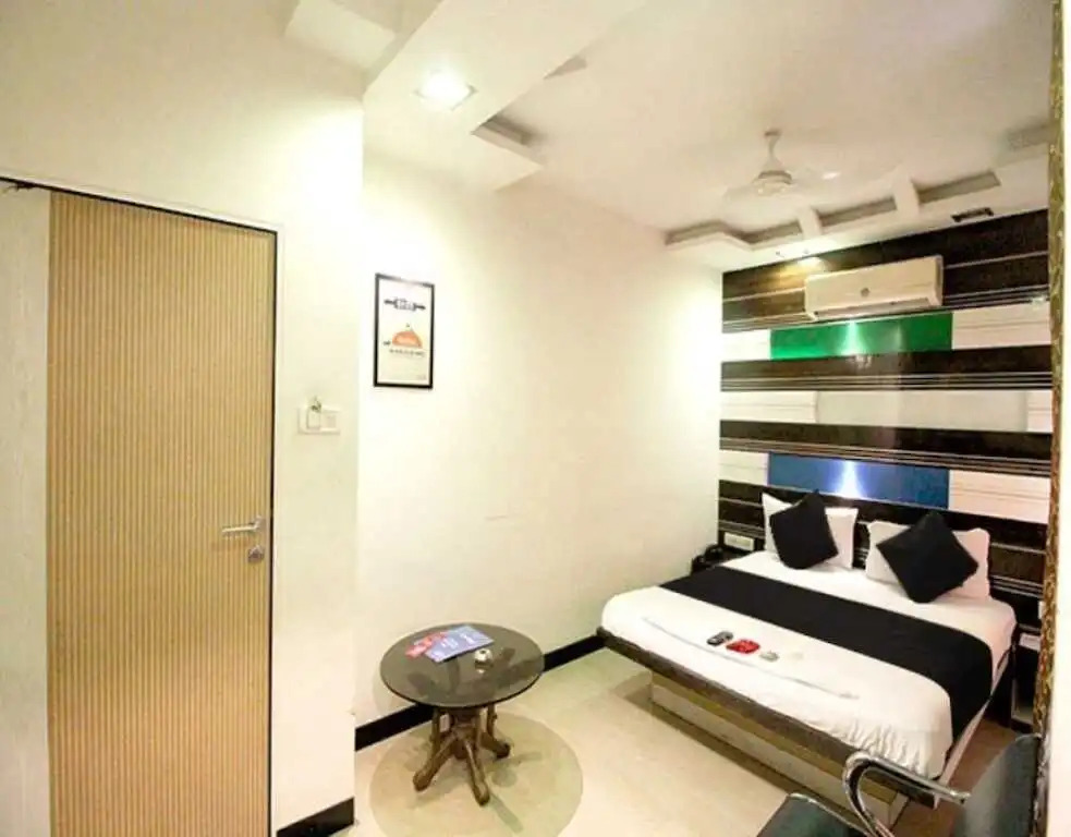 Room Maangta 122 Andheri East