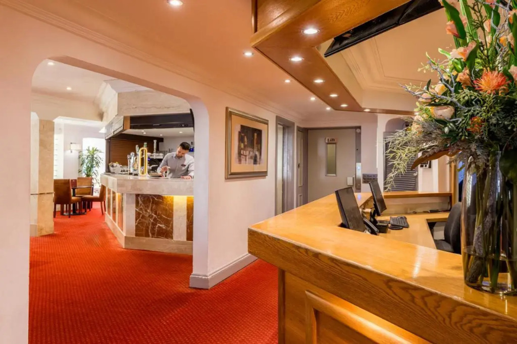The Queens Hotel