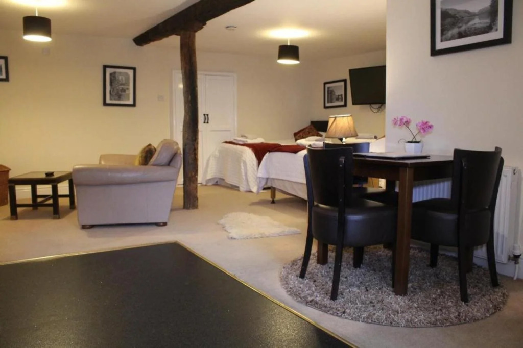 Dolgun Uchaf Historic B&B and Cottages with Boutique Bedrooms In The Heart of Snowdonia