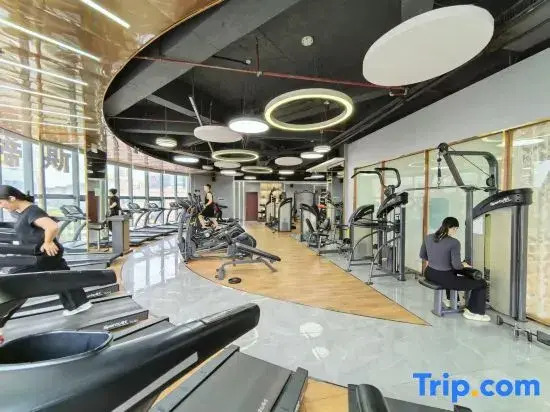 Venus Royal Hotel （Wuzhou Railway Station Meiguihu Park Branch）