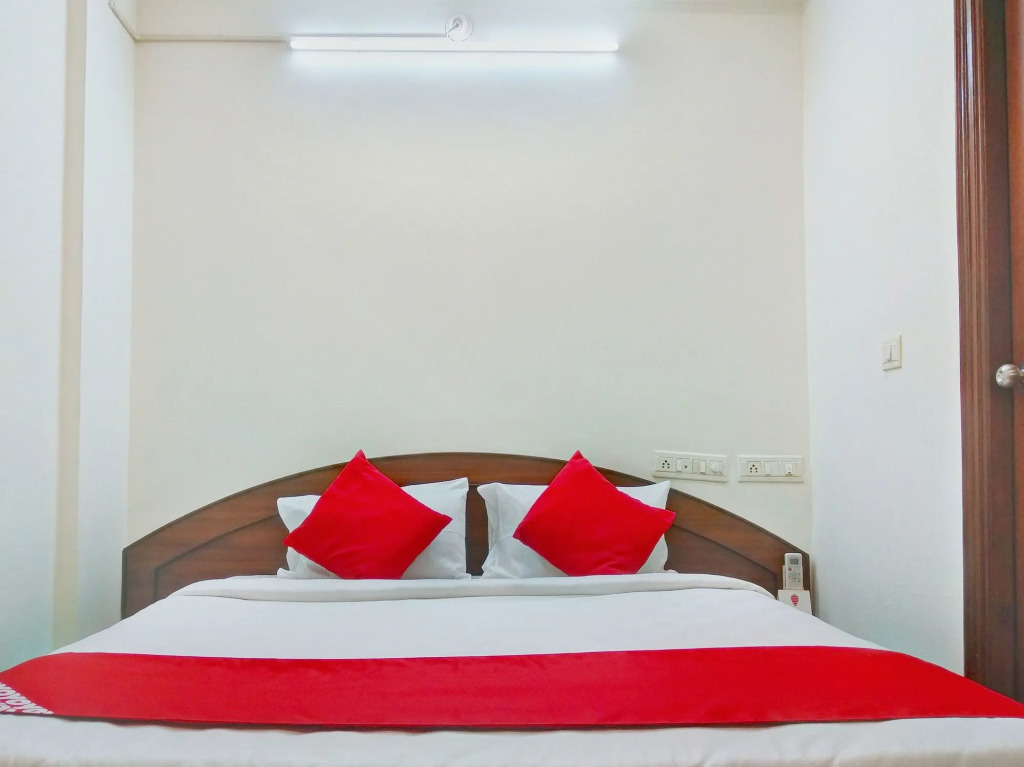 Hotel Champion Inn near Yeswantpur Junction Railway Station