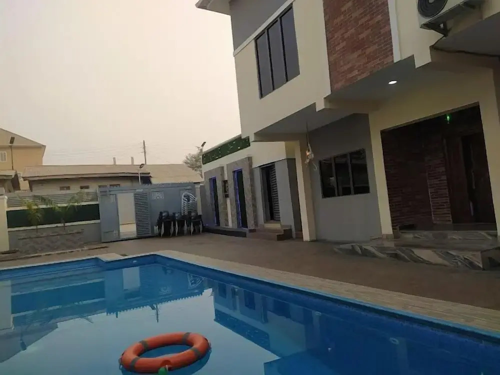 Golden Grand Royale Hotel