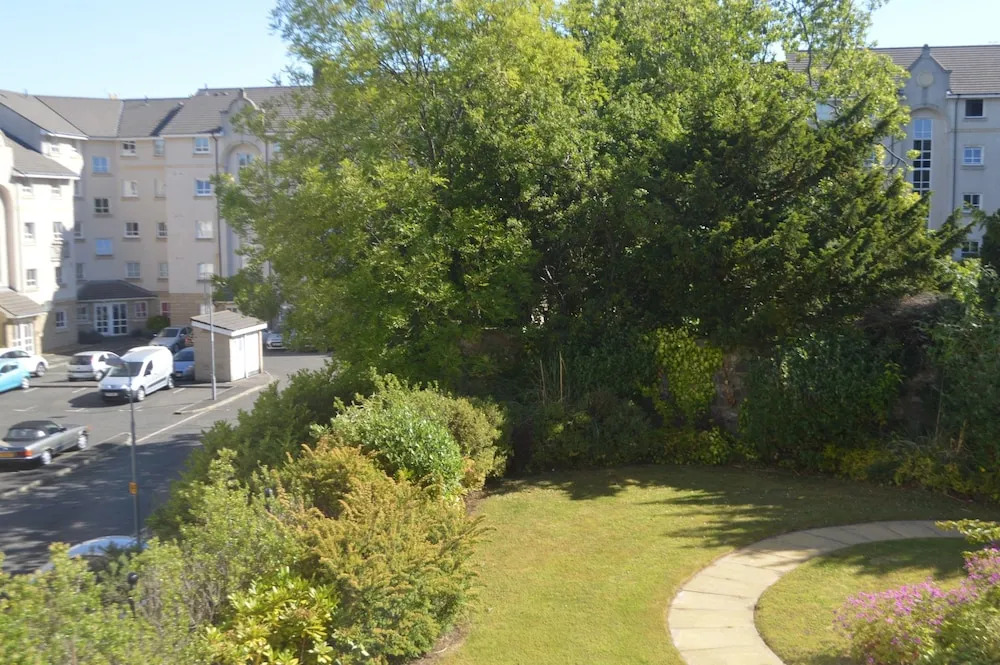 Central Edinburgh 2 Bedroom Apartment