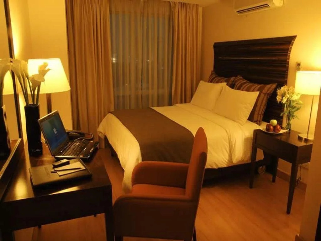 Lancaster Hotel by Central Flats